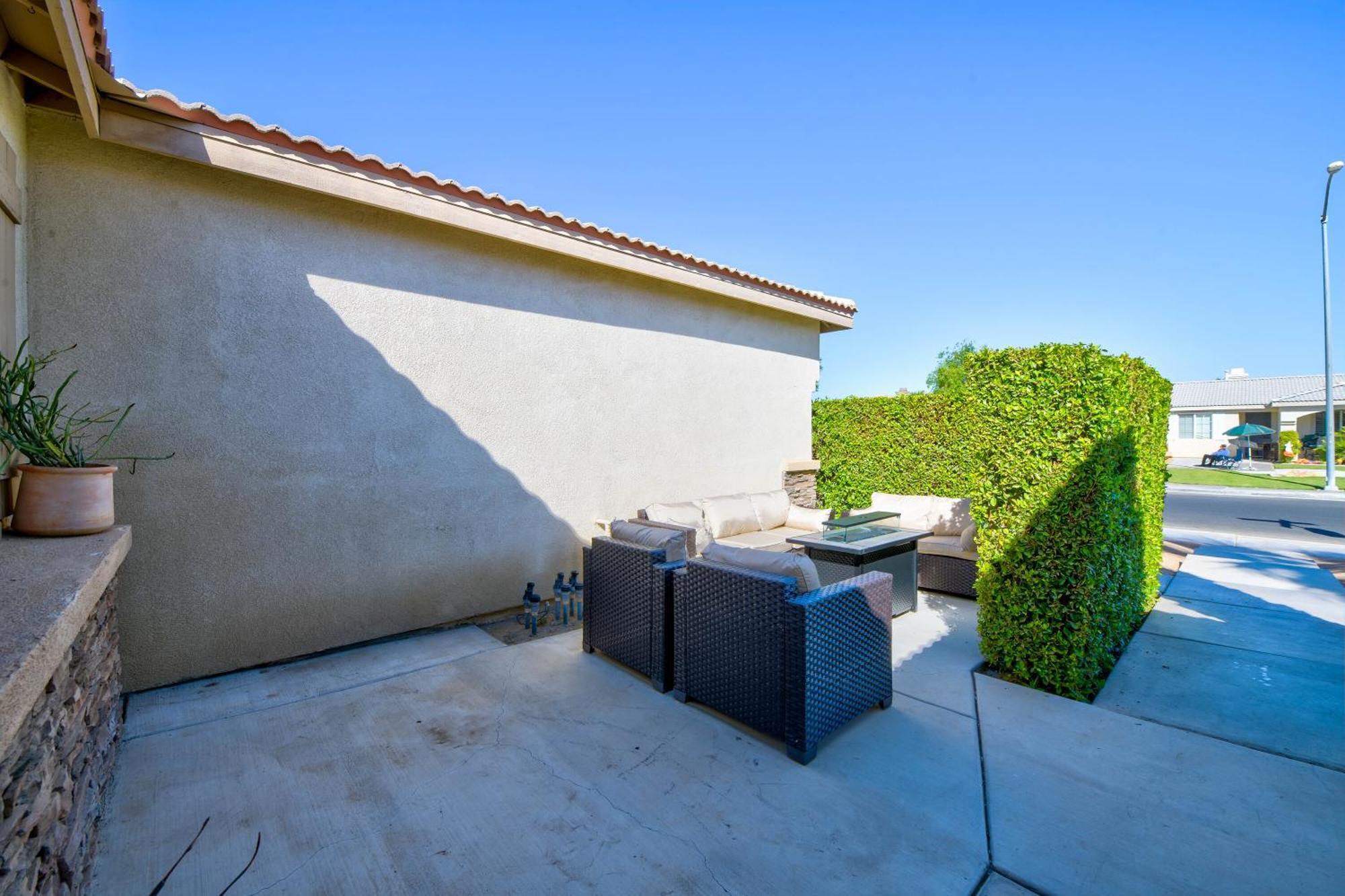 Casa Desert Muse With Heated Pool Spa Firepit Mini Golf And Games Indio Exterior foto